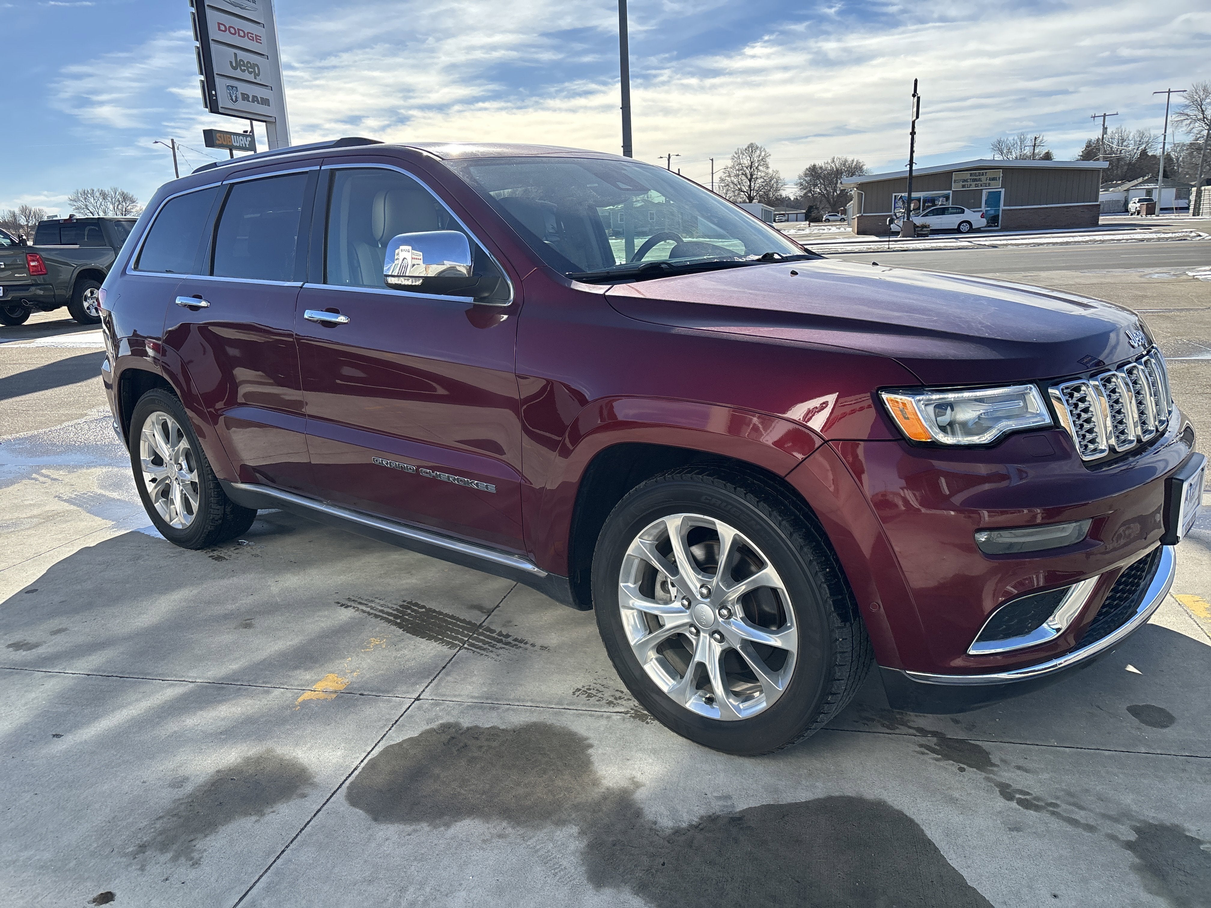 2020 Jeep Grand Cherokee — interior view