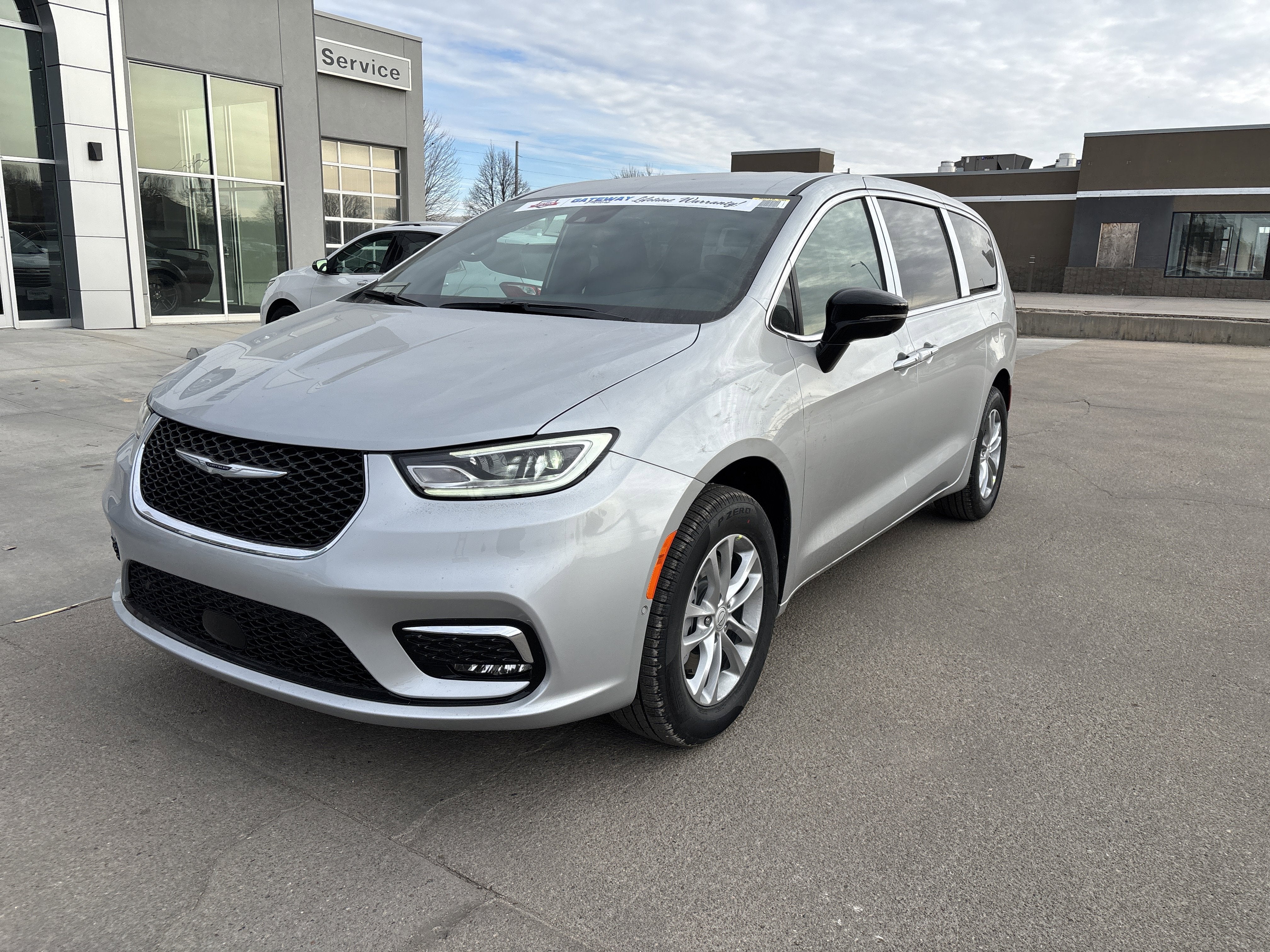 2026 Chrysler Pacifica — side profile view