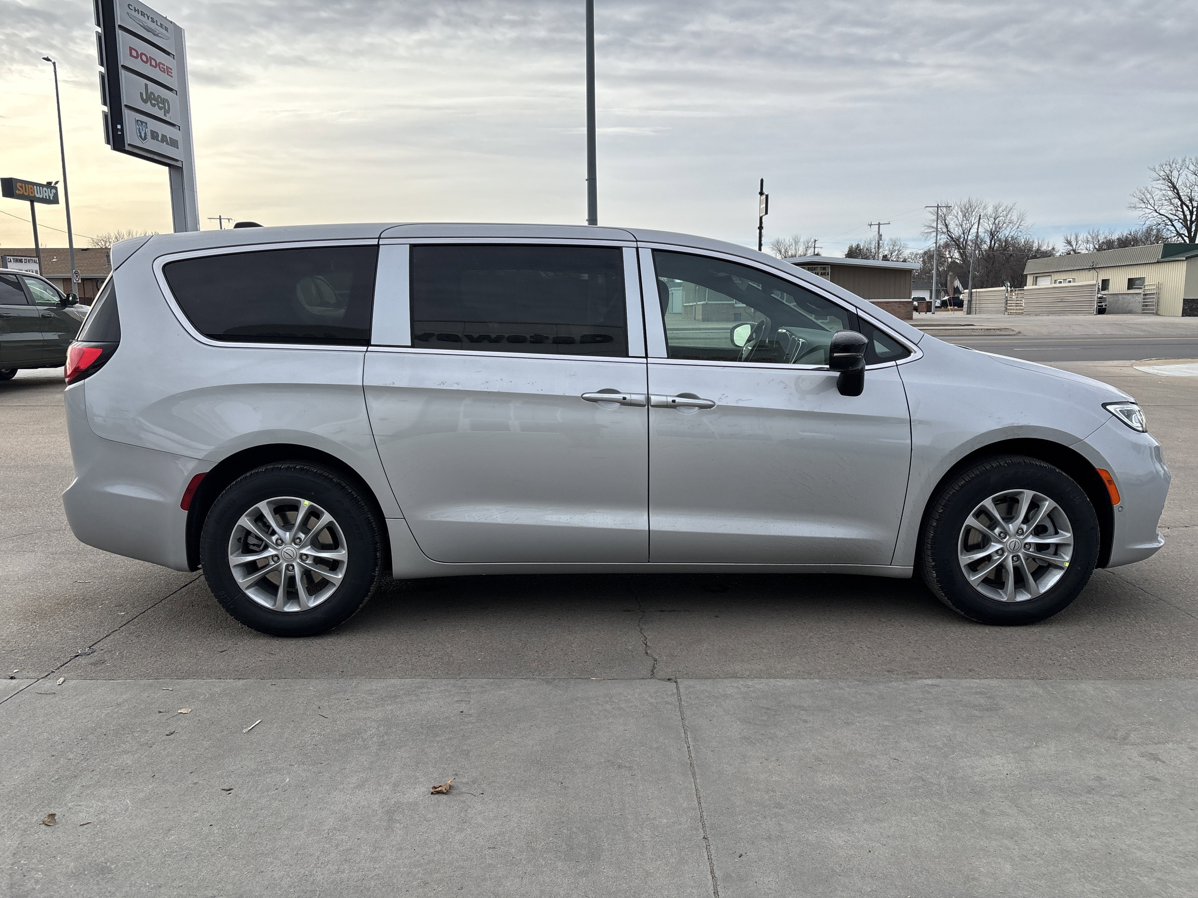 2026 Chrysler Pacifica — detail view
